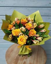 Букет цветов из:  Альстромерии и Розы в Рассвет