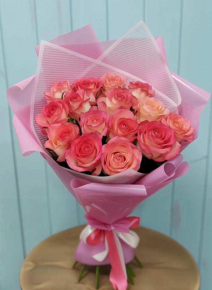 Букет 15 Розовых роз Равель в Рассвет