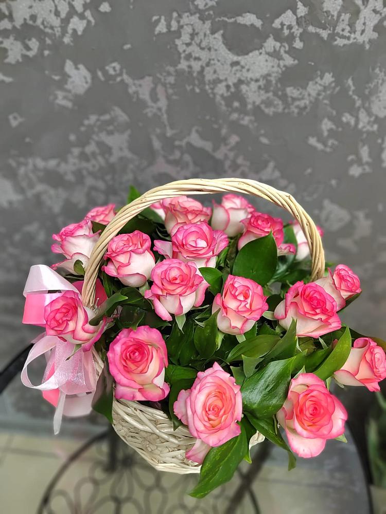 Цветочная композиция из Розы в корзине в Рассвет
