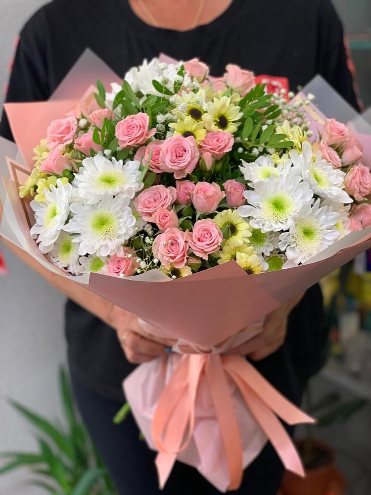 Букет цветов из: Розы и Хризантемы в Рассвет