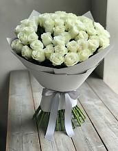 Букет 35 Белых роз в Рассвет