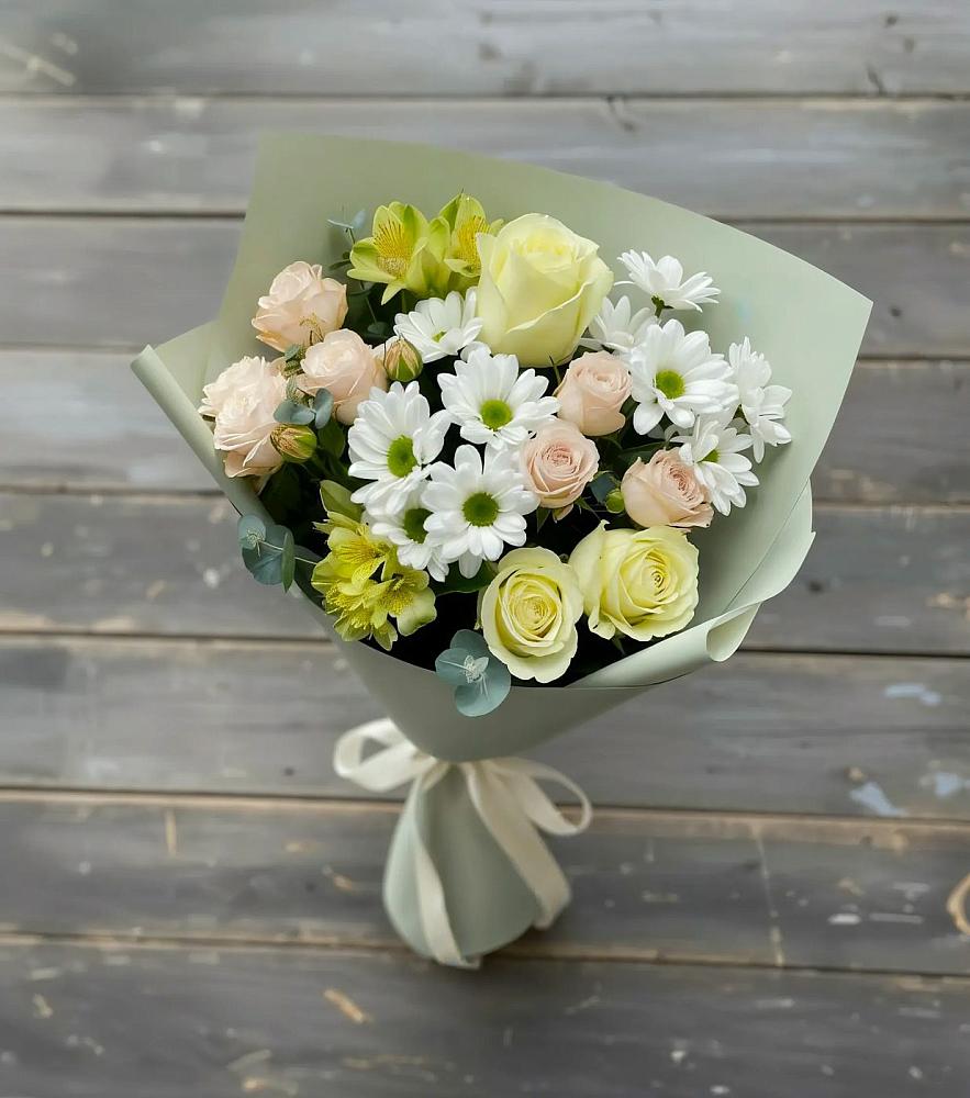 Букет цветов из: Альстромерии, Розы и Хризантемы в Рассвет