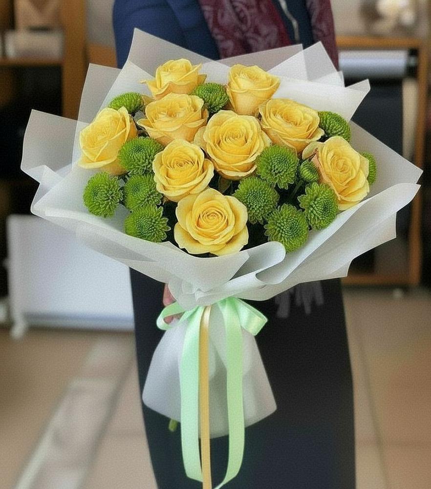 Букет цветов из: Хризантемы и Розы в Рассвет