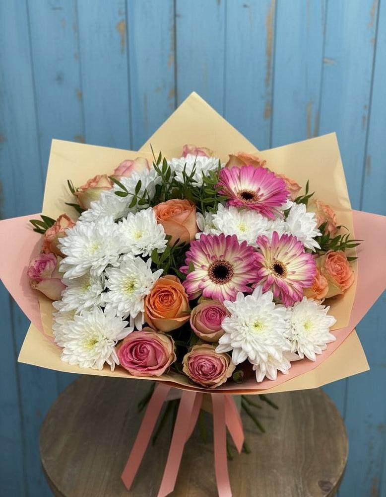 Букет цветов из: Розы, Герберы и Хризантемы в Рассвет