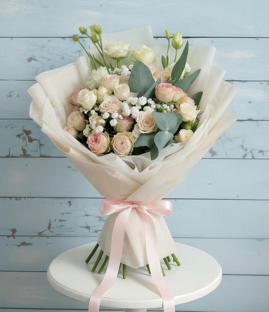 Букет цветов из: Розы и Лизиантусы в Рассвет