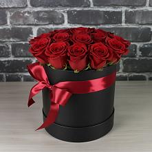 Цветочная композиция из Розы в шляпной коробке в Рассвет