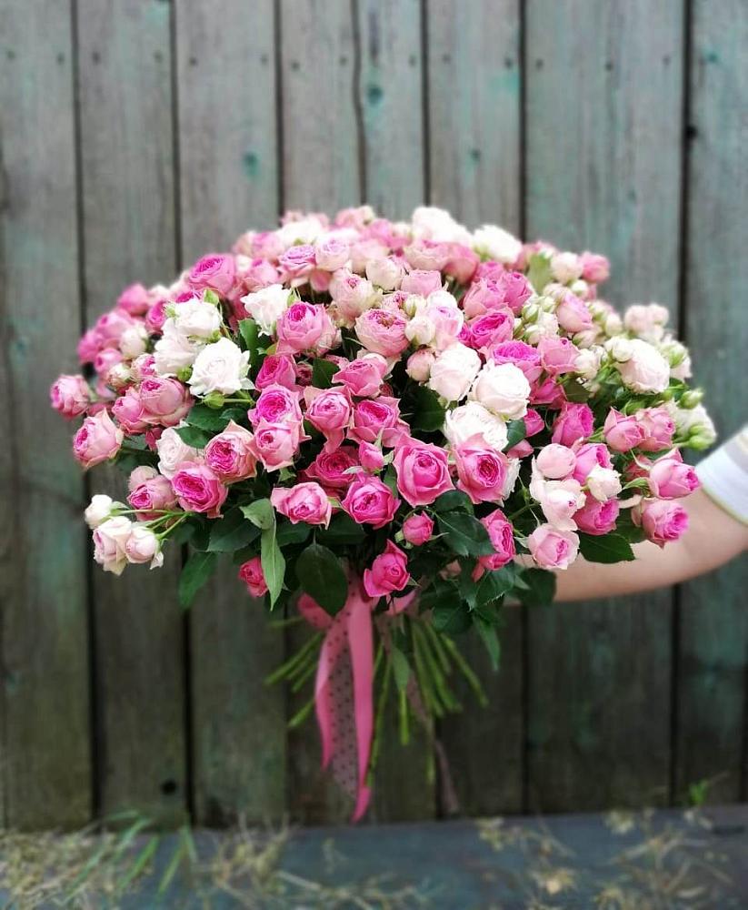 Букет Розовые кустовые розы Натали и Лав Лидия в Рассвет