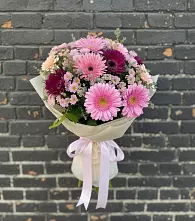 Букет цветов из:  Герберы и Хризантемы в Рассвет