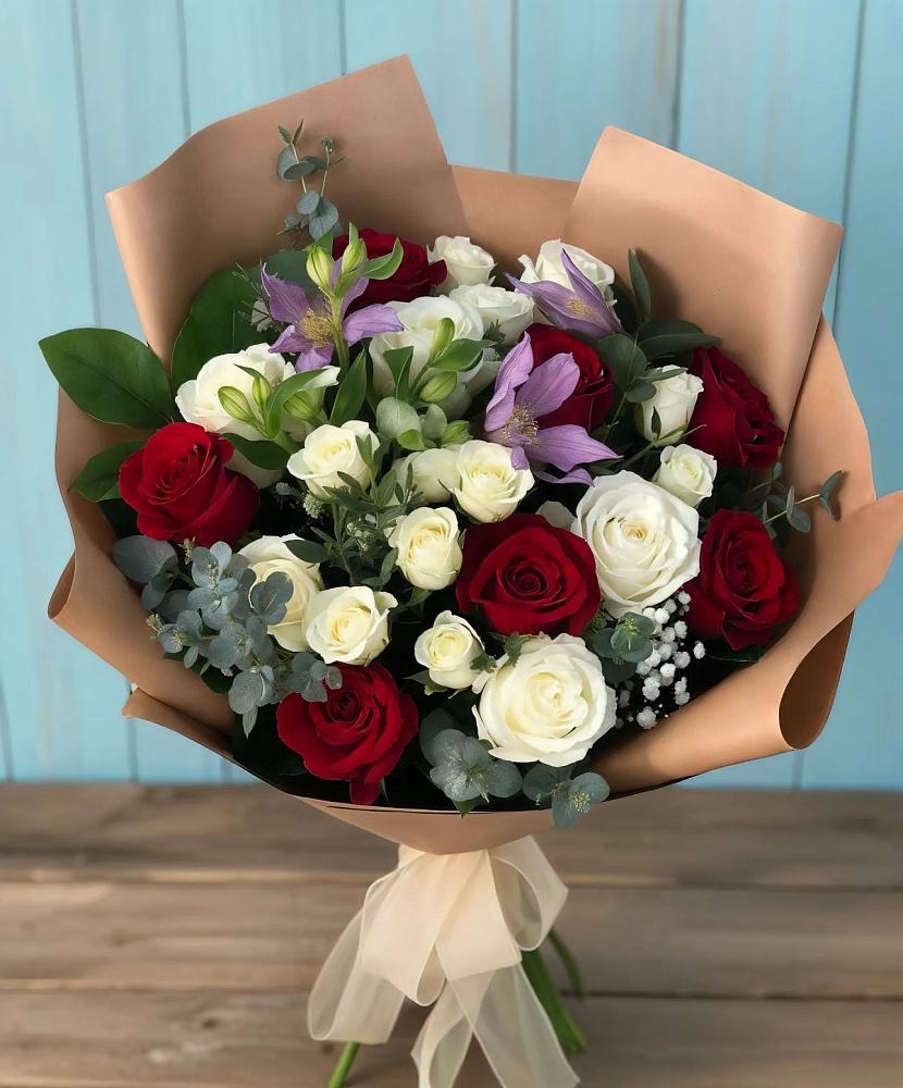 Букет цветов из: Розы и Альстромерии в Рассвет