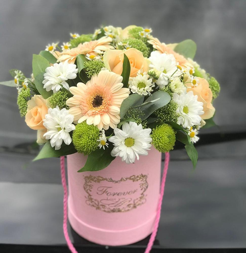 Цветочная композиция из Розы, Герберы и Хризантемы в шляпной коробке в Рассвет